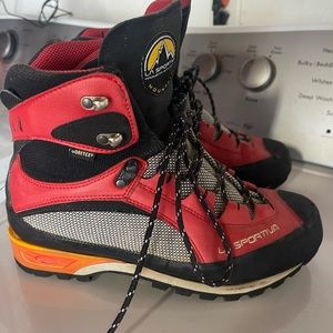 La Sportiva climbing/hiking/mountaineering boots. Women’s Size 42.5.